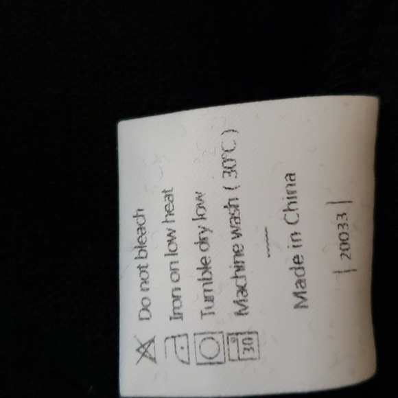 Adorable NEW Black Dress - Picture 7 of 7